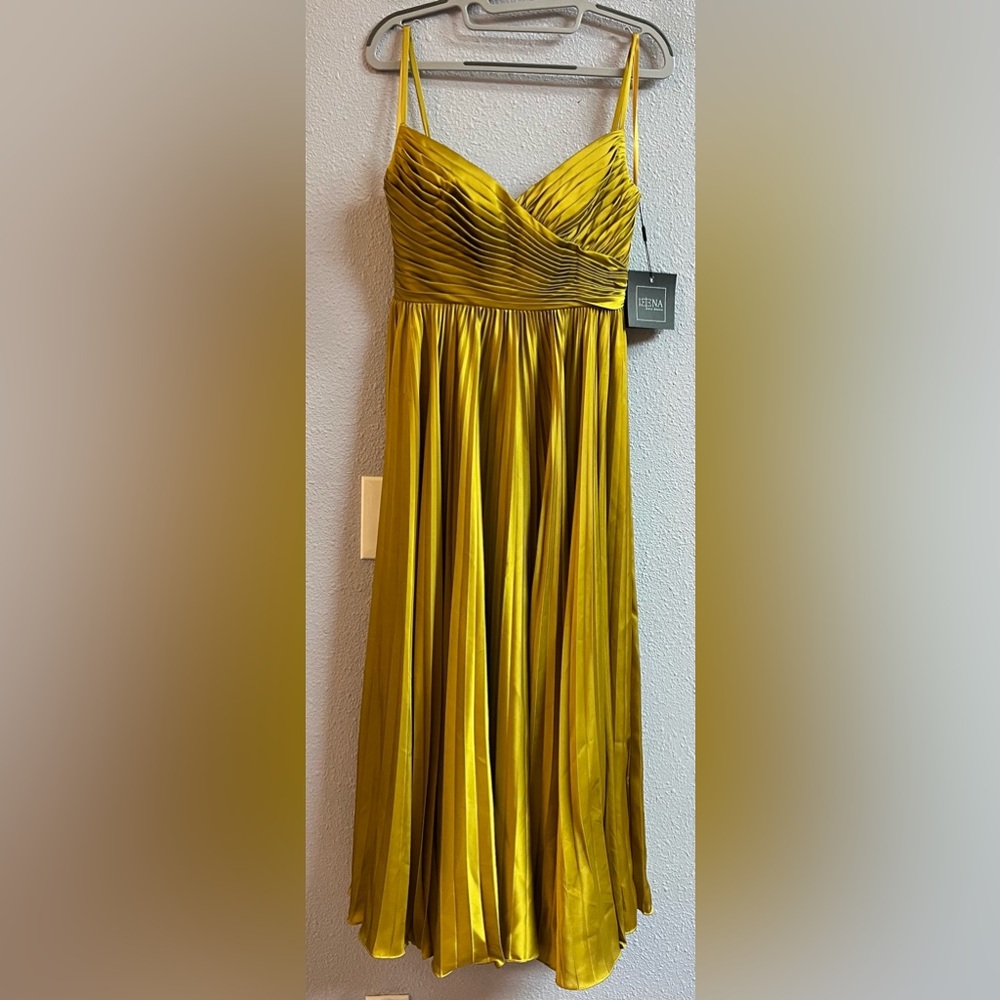 IEENA for MAC DUGGAL Satin Pleated Chartreuse Midi Dress 49908 Size 2 NWT Rare